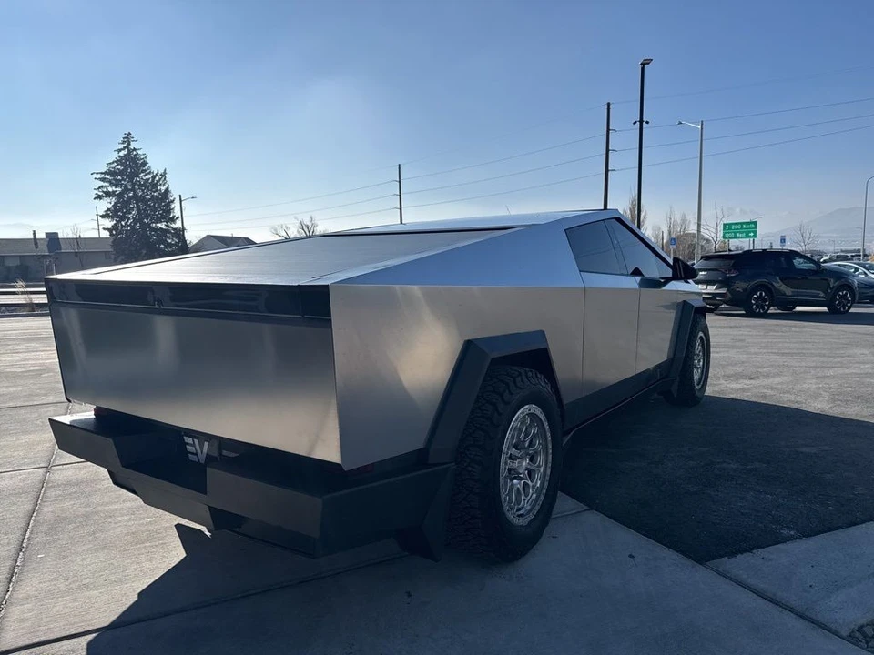 2024 Tesla Cybertruck - Image 7 of 21