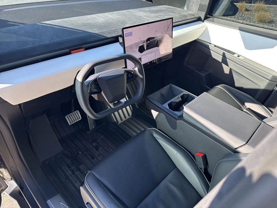 2024 Tesla Cybertruck - Image 11 of 21