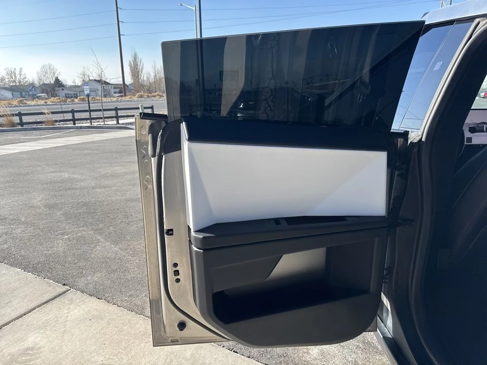 2024 Tesla Cybertruck - Image 13 of 21