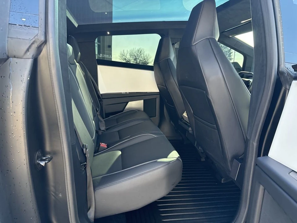 2024 Tesla Cybertruck - Image 20 of 21
