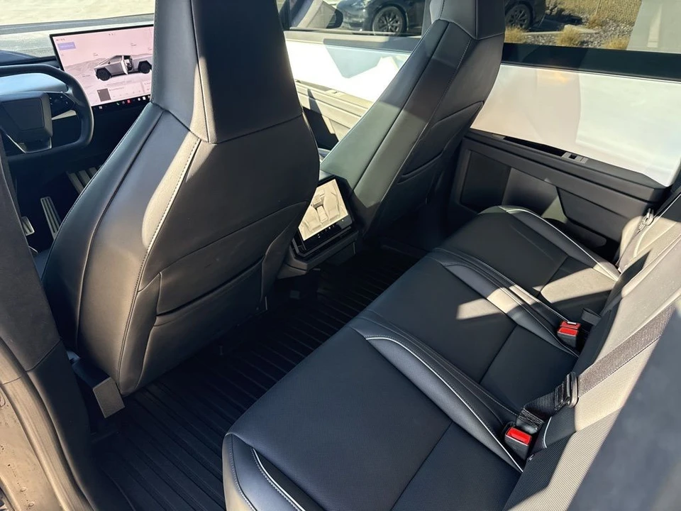 2024 Tesla Cybertruck - Image 14 of 21
