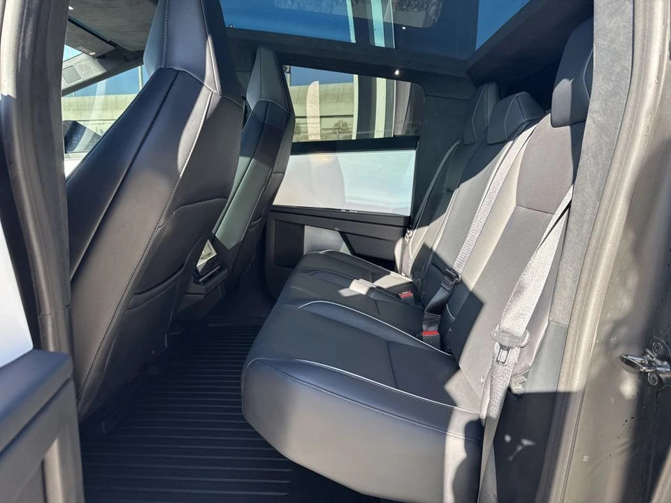 2024 Tesla Cybertruck - Image 15 of 21