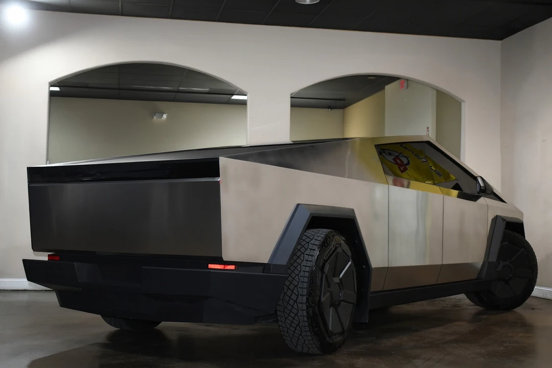 2024 Tesla Cybertruck - Image 9 of 21