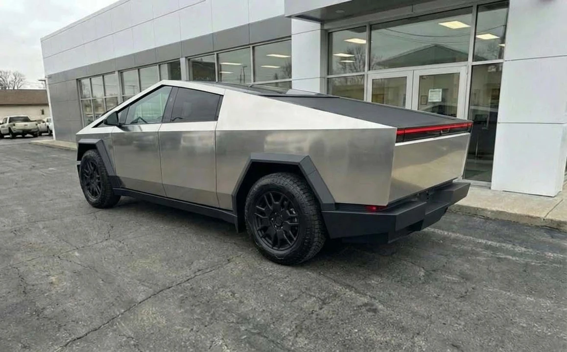 2024 Tesla Cybertruck - Image 3 of 21