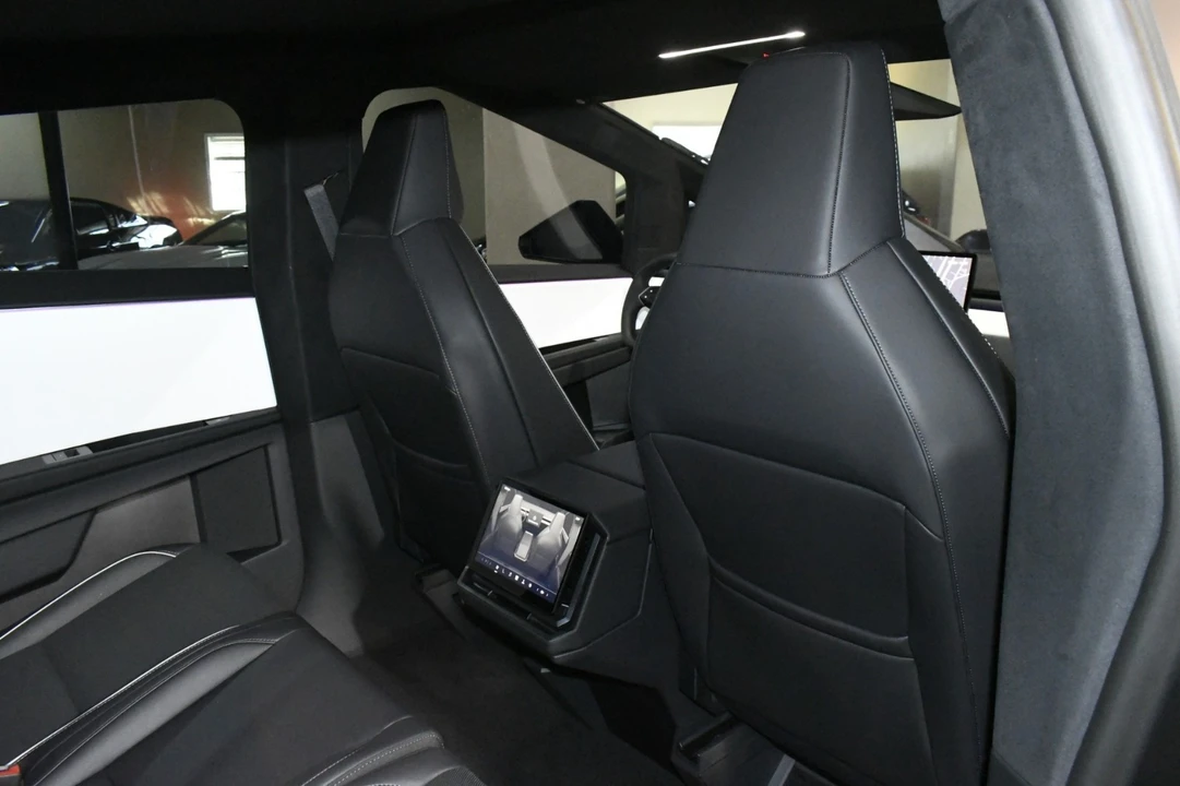2024 Tesla Cybertruck - Image 15 of 21