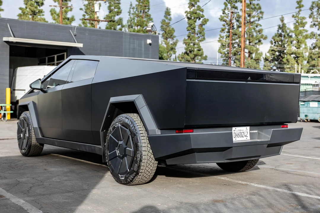 2024 Tesla Cybertruck - Image 7 of 31