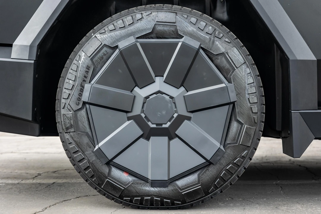2024 Tesla Cybertruck - Image 22 of 31