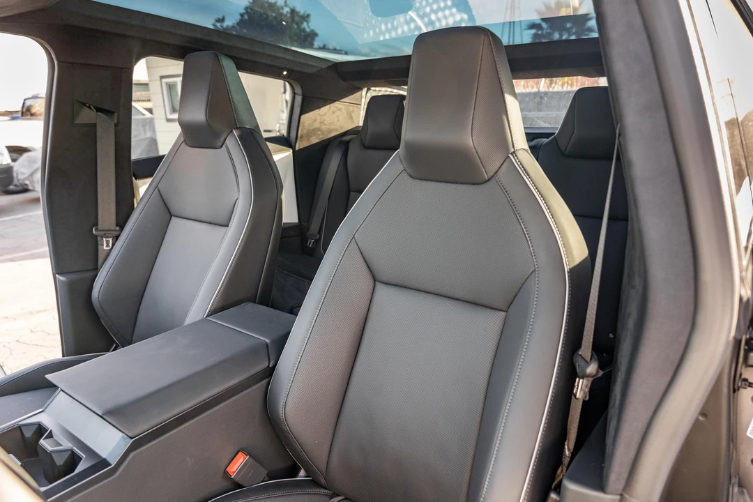 2024 Tesla Cybertruck - Image 27 of 31