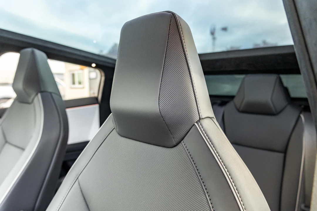 2024 Tesla Cybertruck - Image 28 of 31