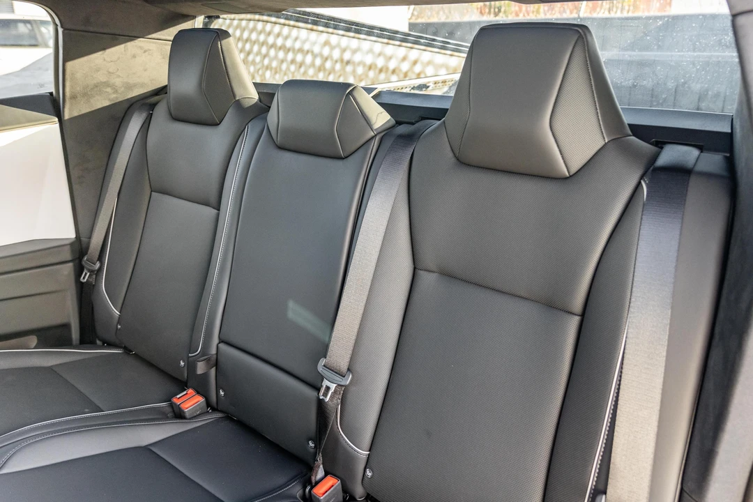 2024 Tesla Cybertruck - Image 25 of 31