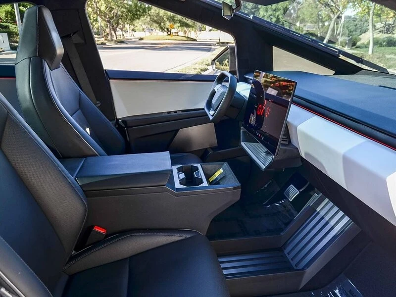 2024 Tesla Cybertruck - Image 20 of 21