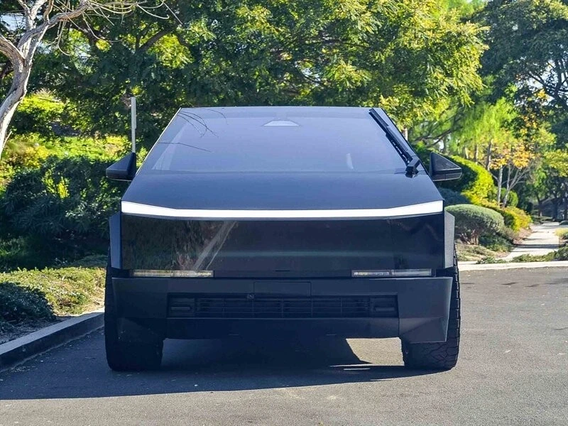 2024 Tesla Cybertruck - Image 2 of 21