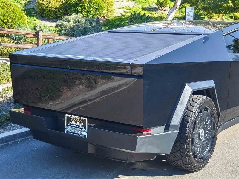 2024 Tesla Cybertruck - Image 12 of 21