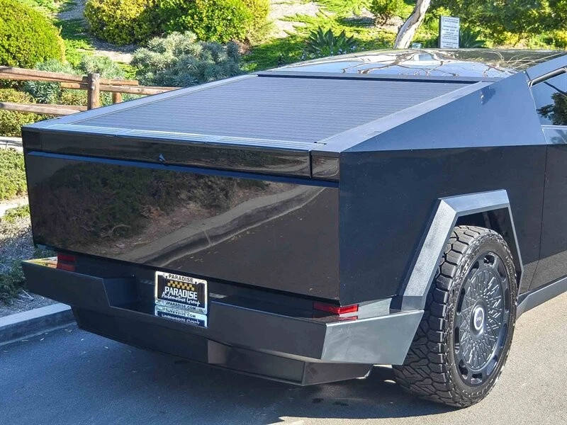 2024 Tesla Cybertruck - Image 12 of 21