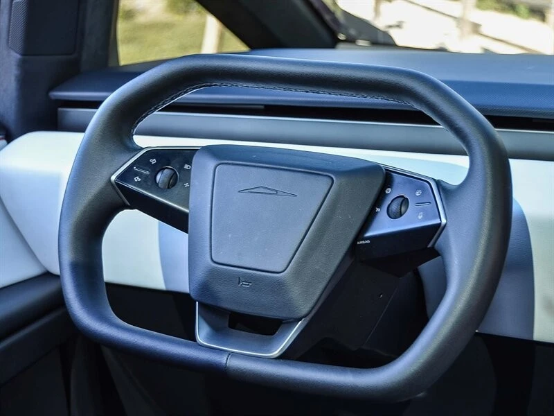 2024 Tesla Cybertruck - Image 19 of 21