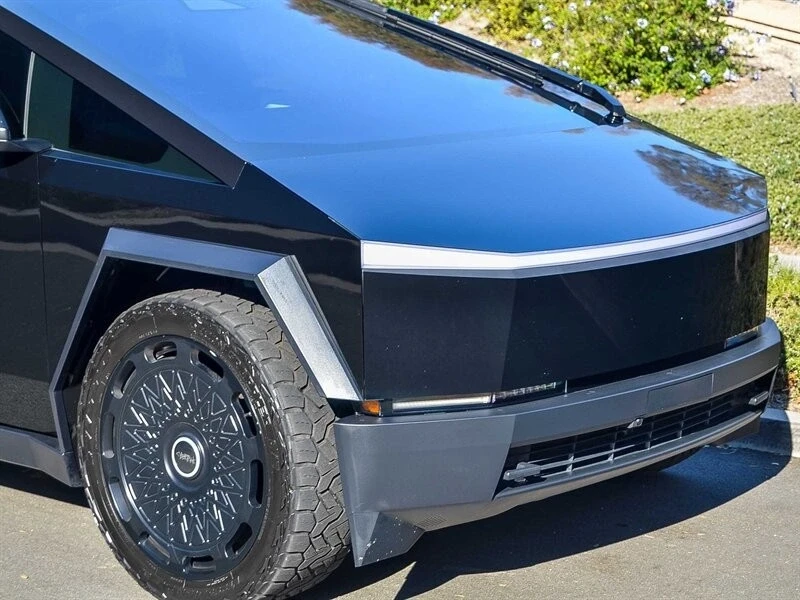 2024 Tesla Cybertruck - Image 9 of 21