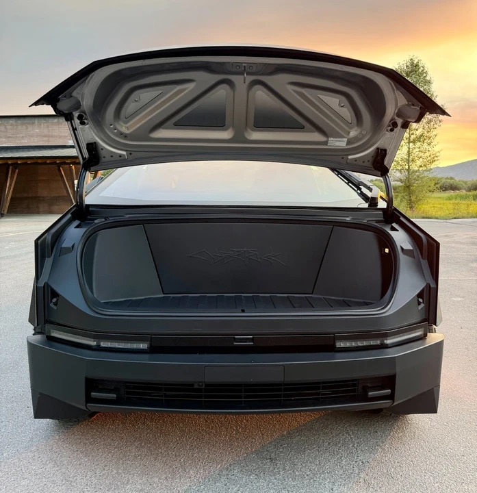2024 Tesla Cybertruck - Image 10 of 21
