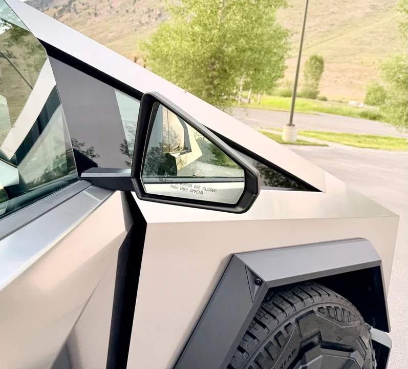 2024 Tesla Cybertruck - Image 12 of 21