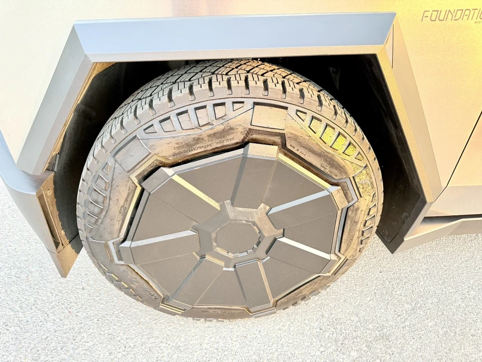 2024 Tesla Cybertruck - Image 21 of 21