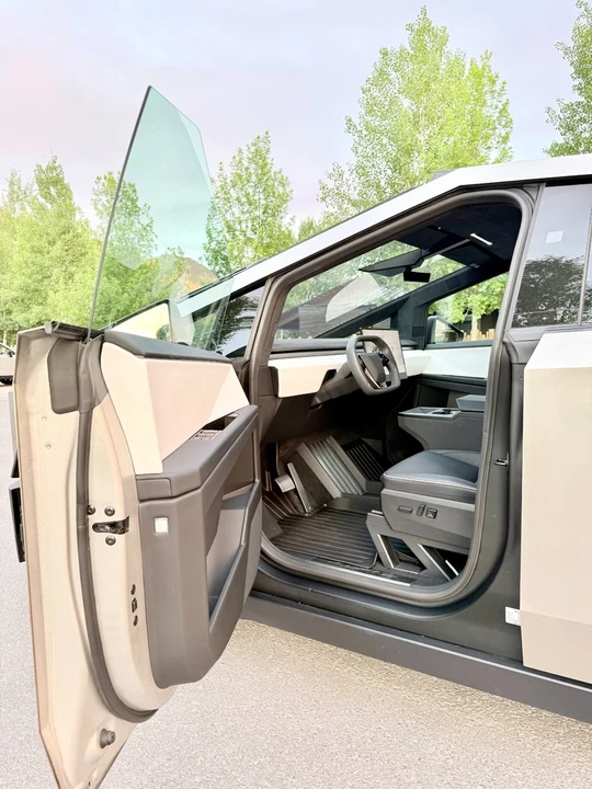 2024 Tesla Cybertruck - Image 7 of 21