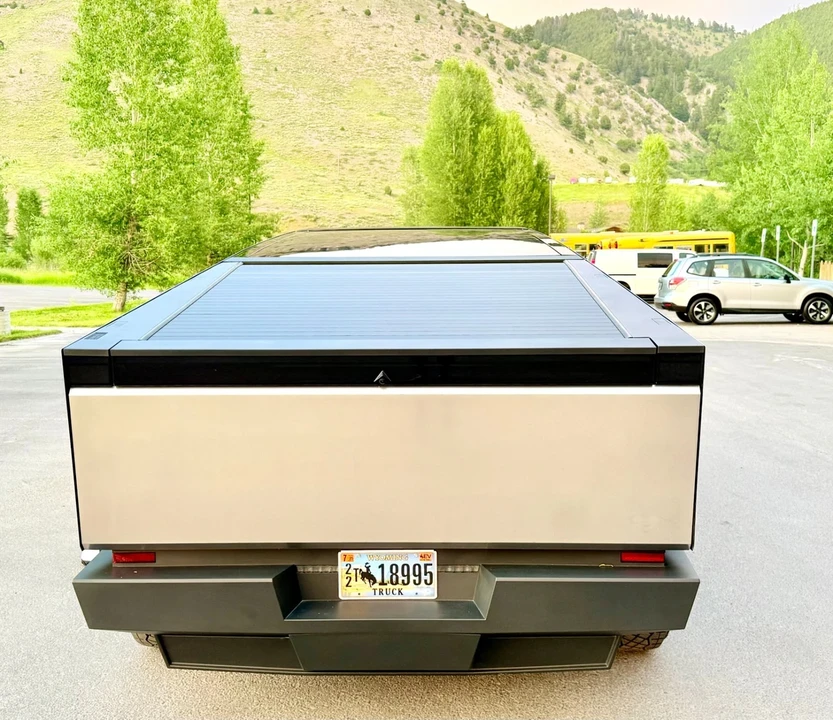 2024 Tesla Cybertruck - Image 15 of 21