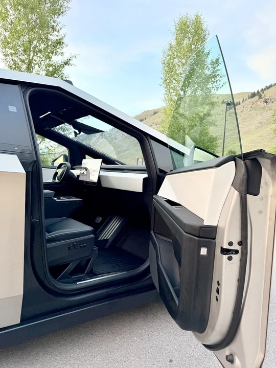 2024 Tesla Cybertruck - Image 13 of 21