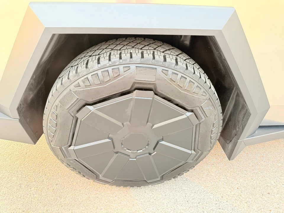 2024 Tesla Cybertruck - Image 19 of 21