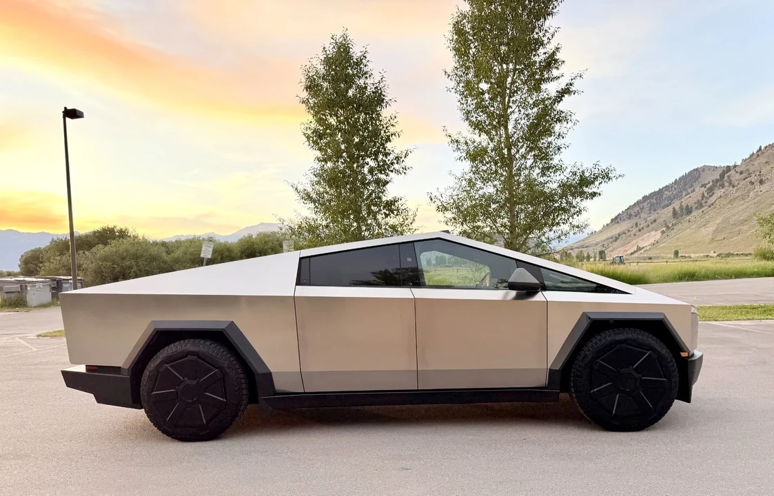 2024 Tesla Cybertruck - Image 11 of 21