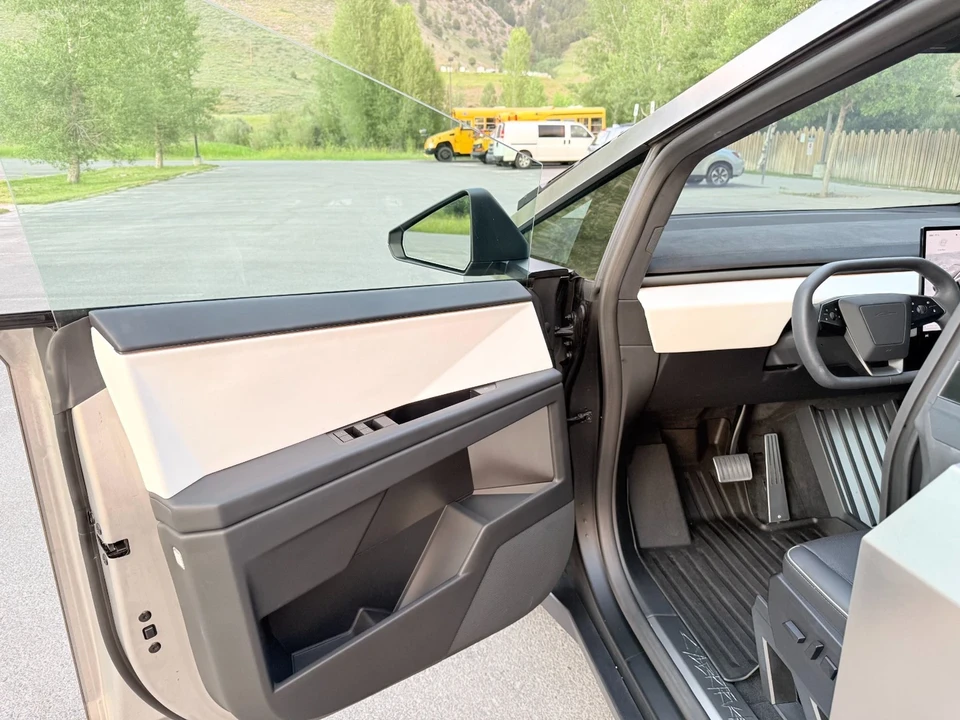 2024 Tesla Cybertruck - Image 6 of 21