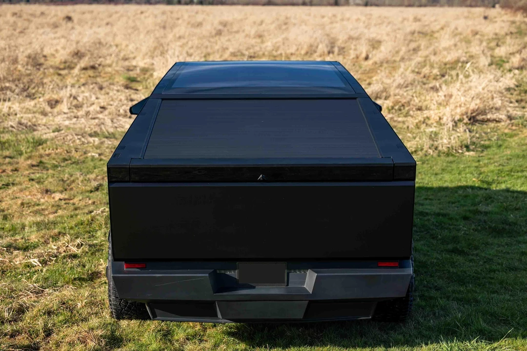 2024 Tesla Cybertruck - Image 18 of 31