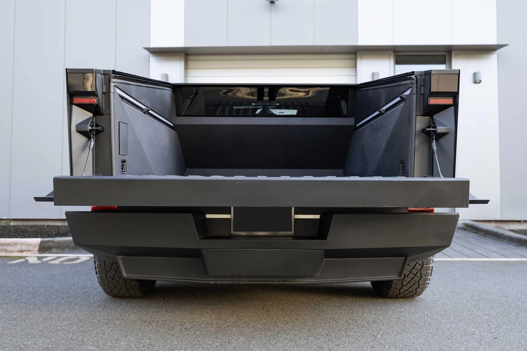 2024 Tesla Cybertruck - Image 26 of 31