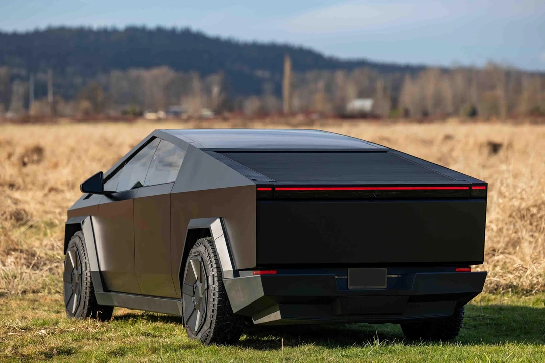 2024 Tesla Cybertruck - Image 17 of 31
