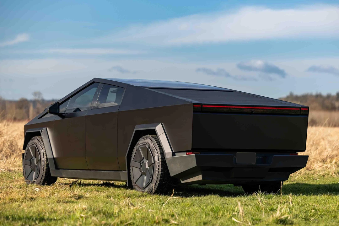 2024 Tesla Cybertruck - Image 15 of 31