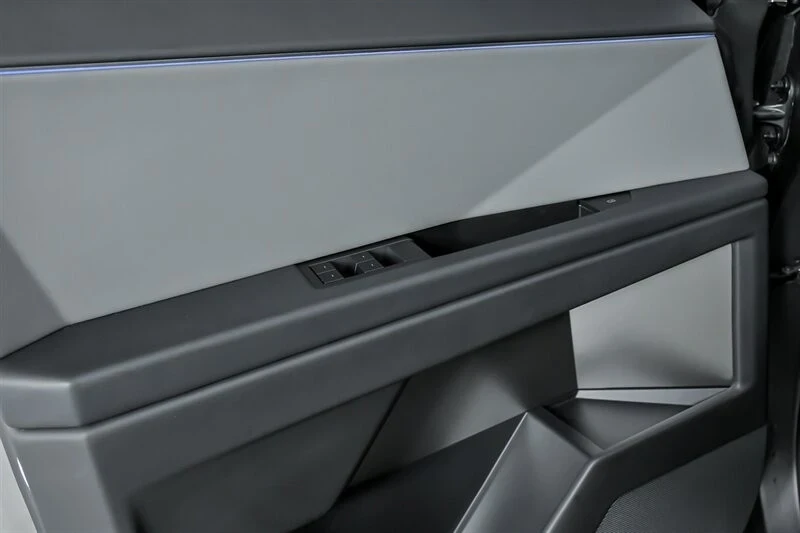 2024 Tesla Cybertruck - Image 17 of 21