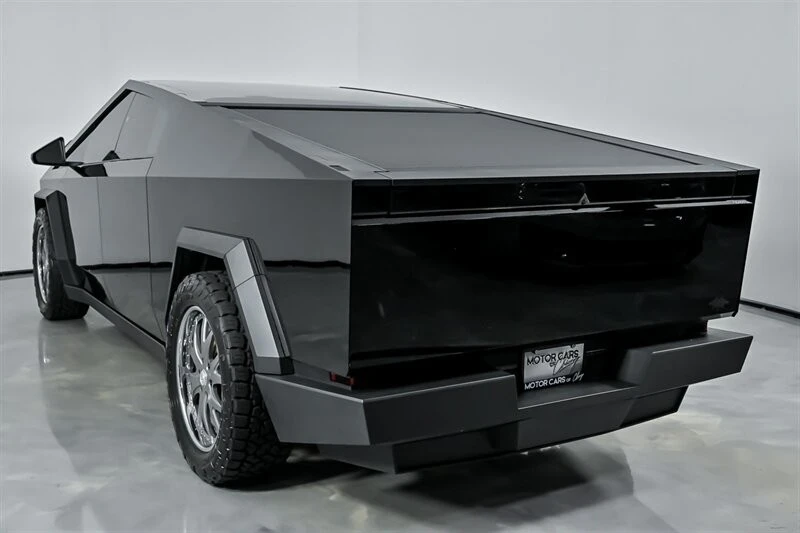 2024 Tesla Cybertruck - Image 9 of 21