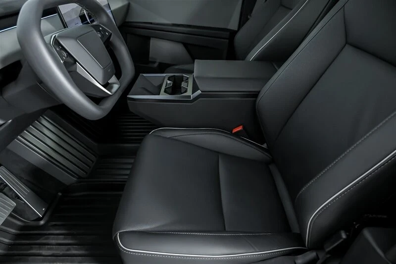 2024 Tesla Cybertruck - Image 19 of 21