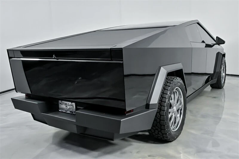 2024 Tesla Cybertruck - Image 11 of 21