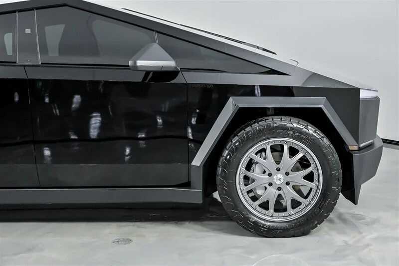 2024 Tesla Cybertruck - Image 14 of 21