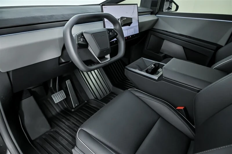 2024 Tesla Cybertruck - Image 18 of 21