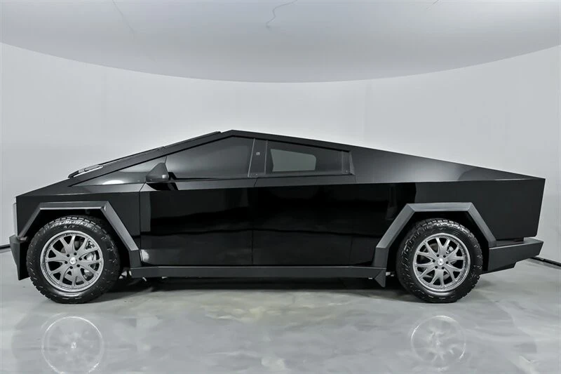 2024 Tesla Cybertruck - Image 7 of 21