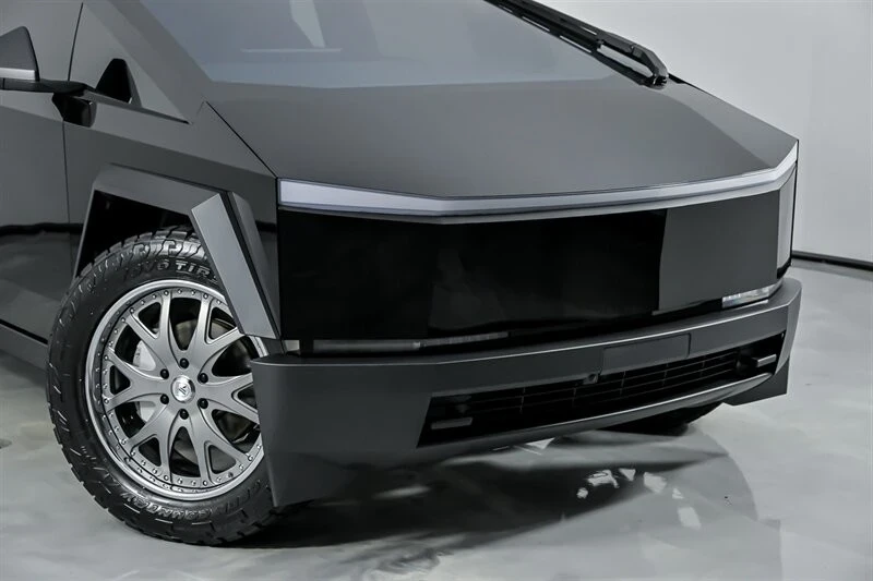 2024 Tesla Cybertruck - Image 2 of 21