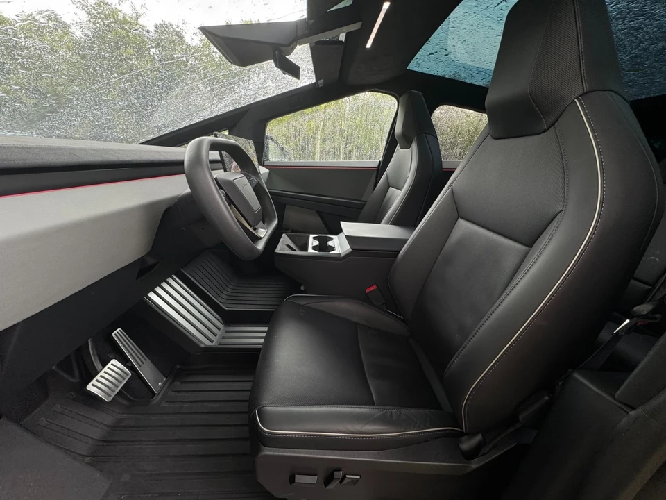 2024 Tesla Cybertruck - Image 20 of 21