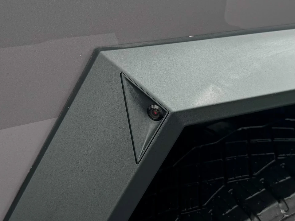 2024 Tesla Cybertruck - Image 15 of 21