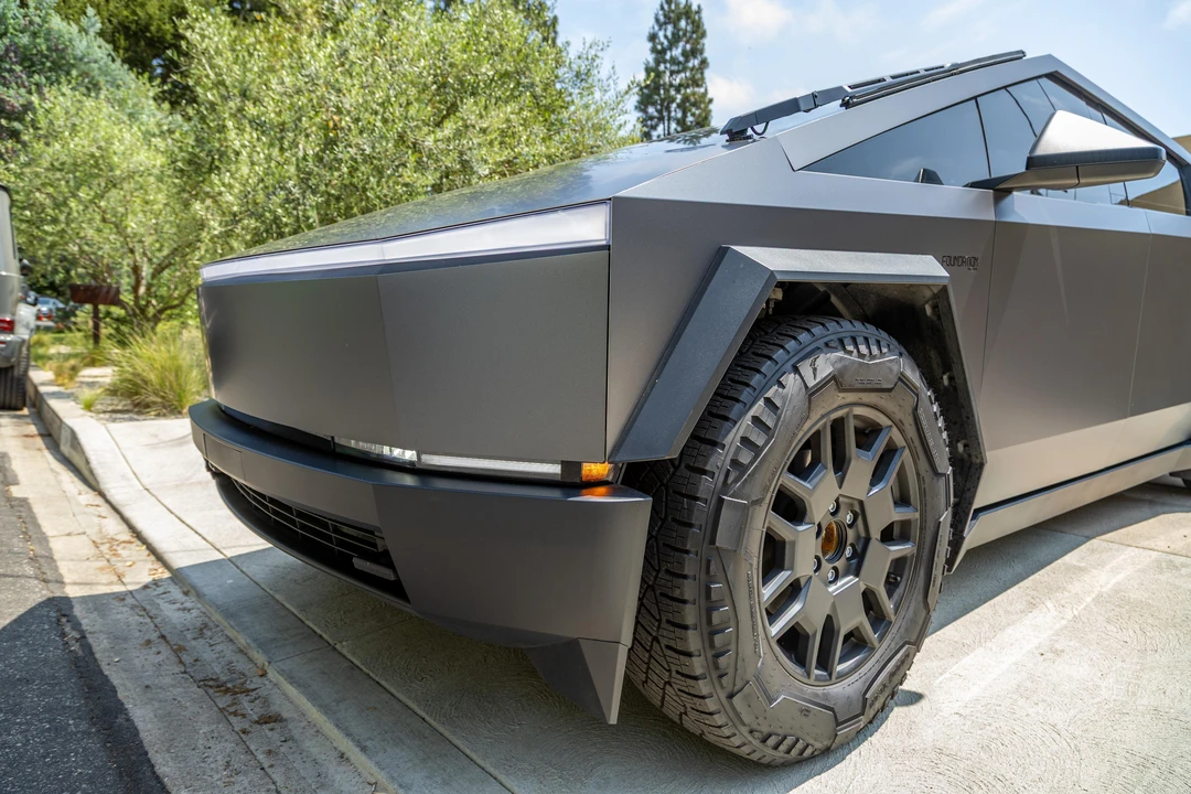 2024 Tesla Cybertruck - Image 17 of 31