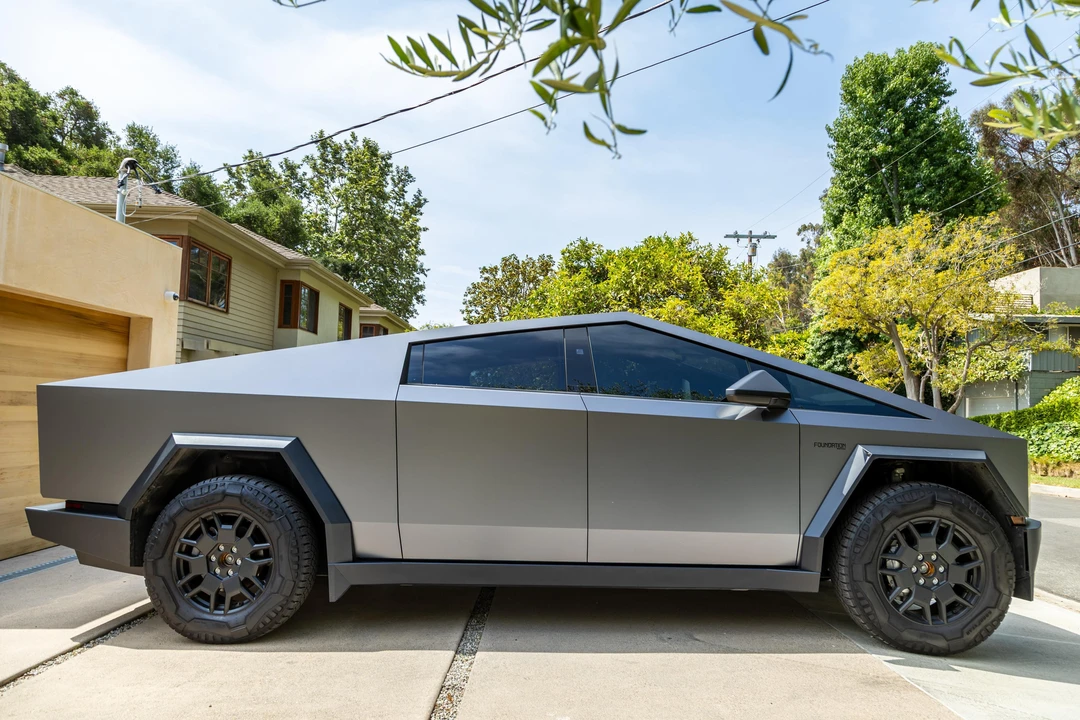 2024 Tesla Cybertruck - Image 10 of 31