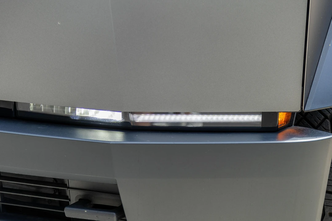 2024 Tesla Cybertruck - Image 15 of 31