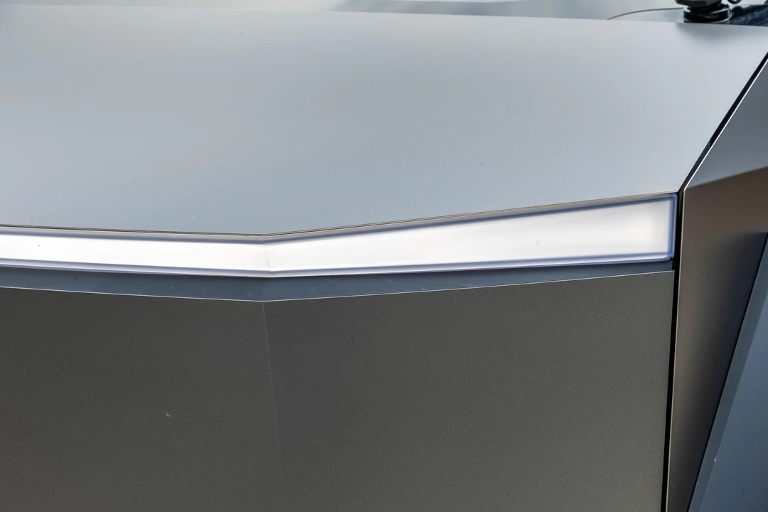 2024 Tesla Cybertruck - Image 16 of 31