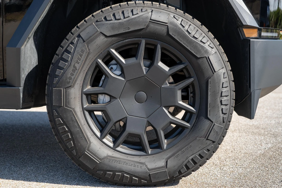 2024 Tesla Cybertruck - Image 31 of 31