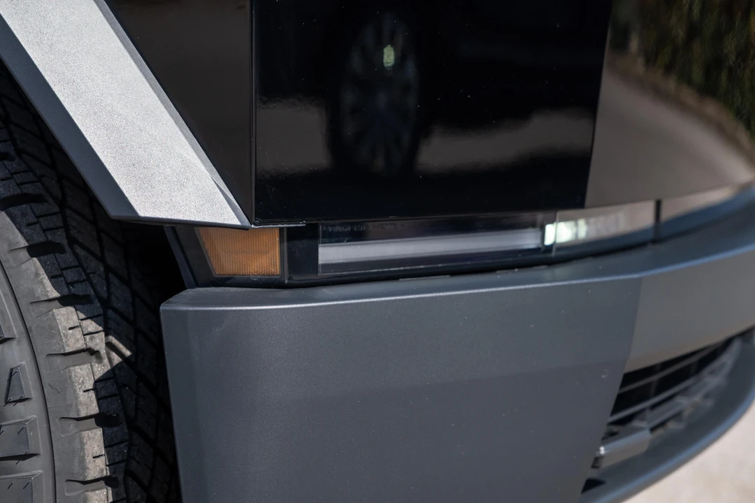 2024 Tesla Cybertruck - Image 12 of 31