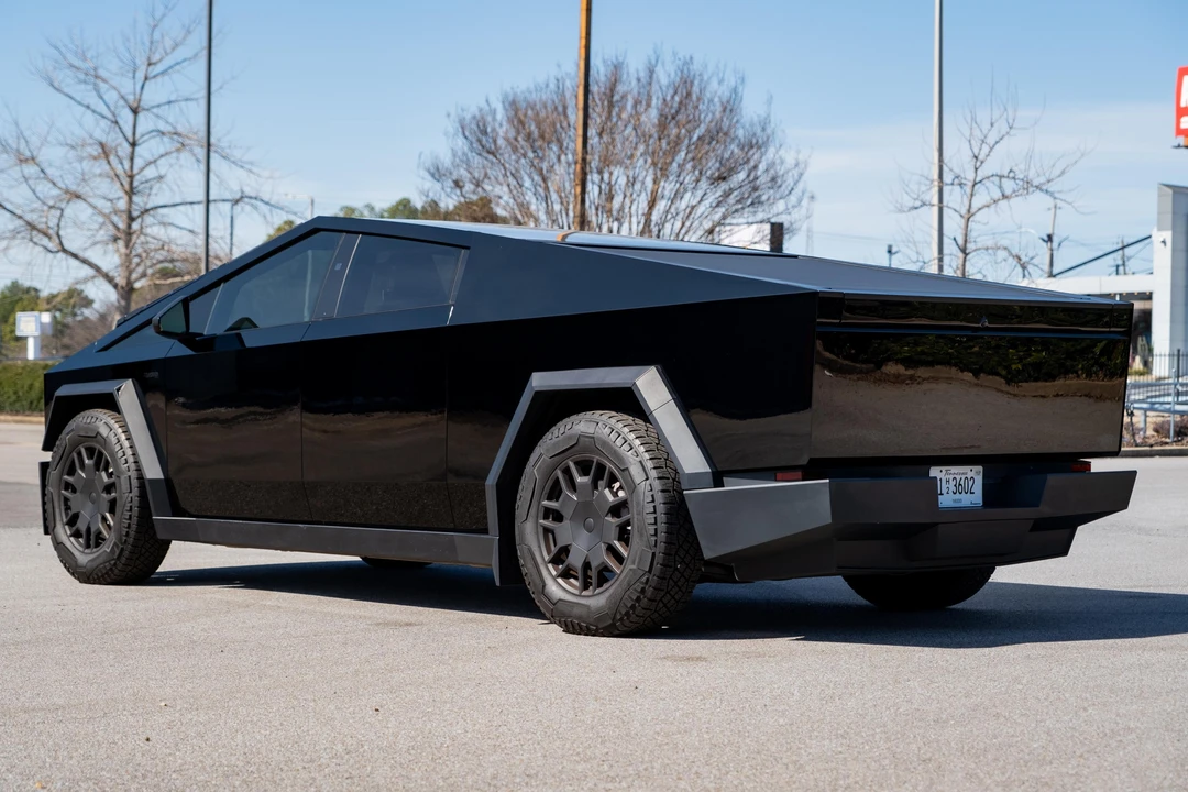 2024 Tesla Cybertruck - Image 8 of 31